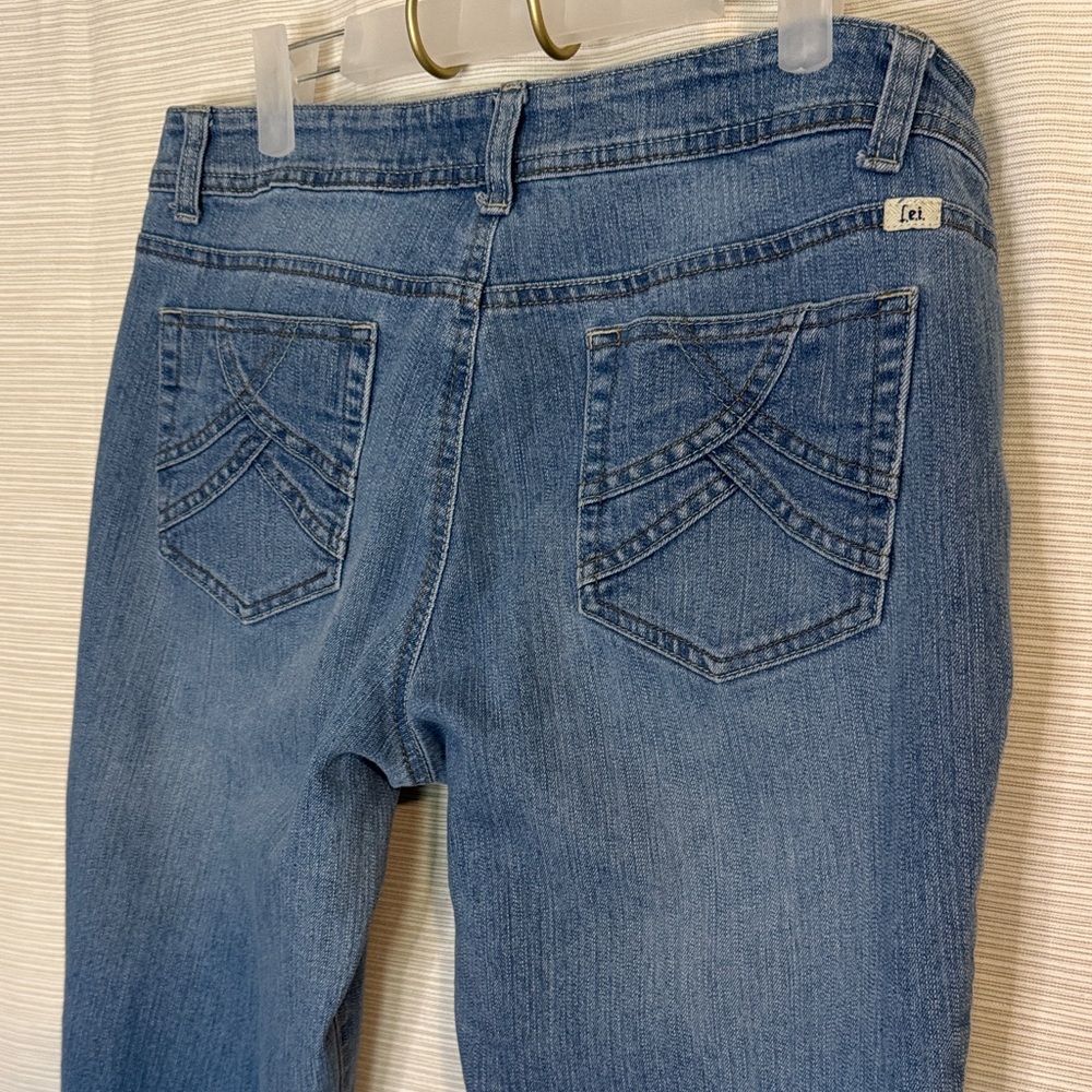 L.E.I Almost Vintage Women's Jeans - Picture 5 of 12
